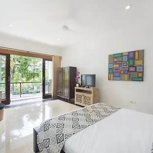 Penelopy Seminyak (Bali)